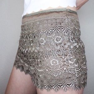 Sans souci size small lace shorts